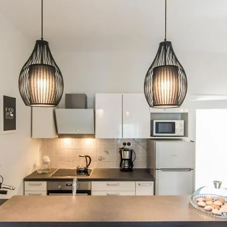 Ana - By Guide 자다르