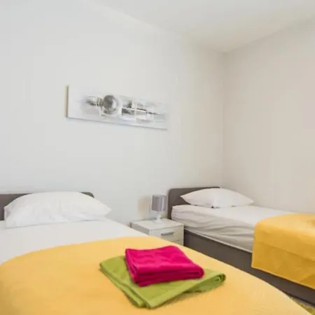 Ana - By Guide * 자다르